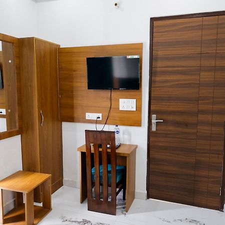 Hotel Parth Inn Rishīkesh المظهر الخارجي الصورة