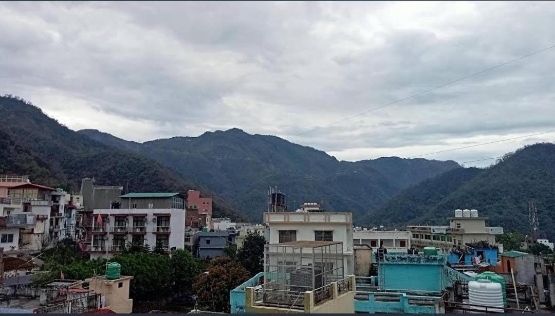 Hotel Parth Inn Rishīkesh المظهر الخارجي الصورة